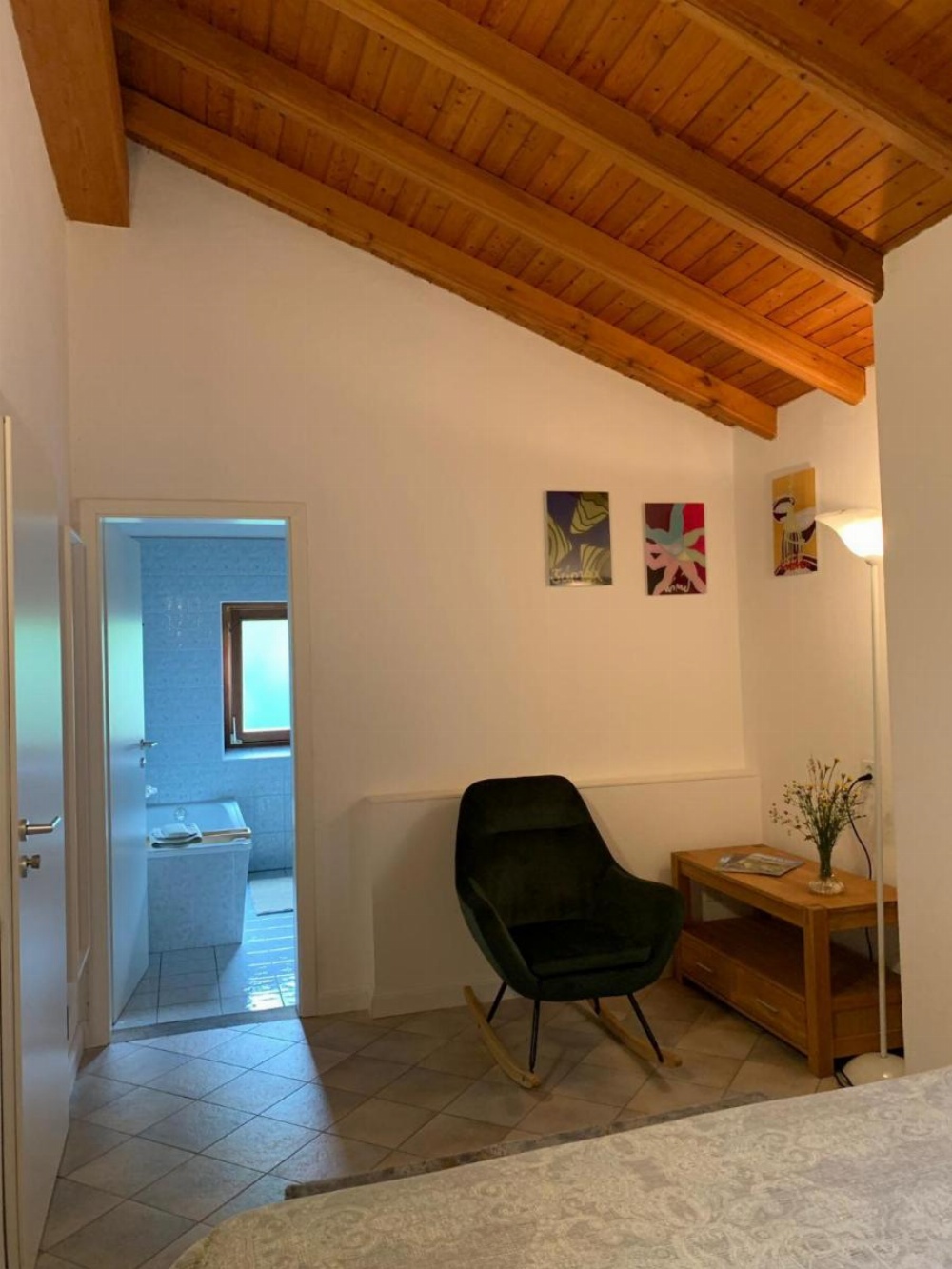 Large Double Room with Private Bathroom